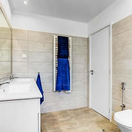 Villa Carvoeiro Sleeps 6 With Pool Air Con And Wifi